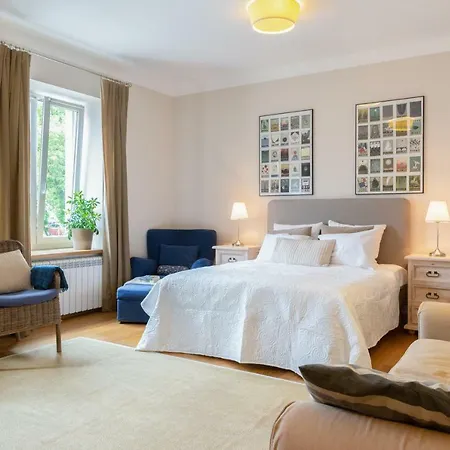 Apartment Mariensztat - From